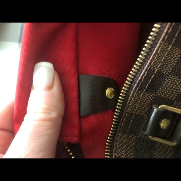 Louis Vuitton “doctor” bag great condition other than small tear - Picture 2 of 8